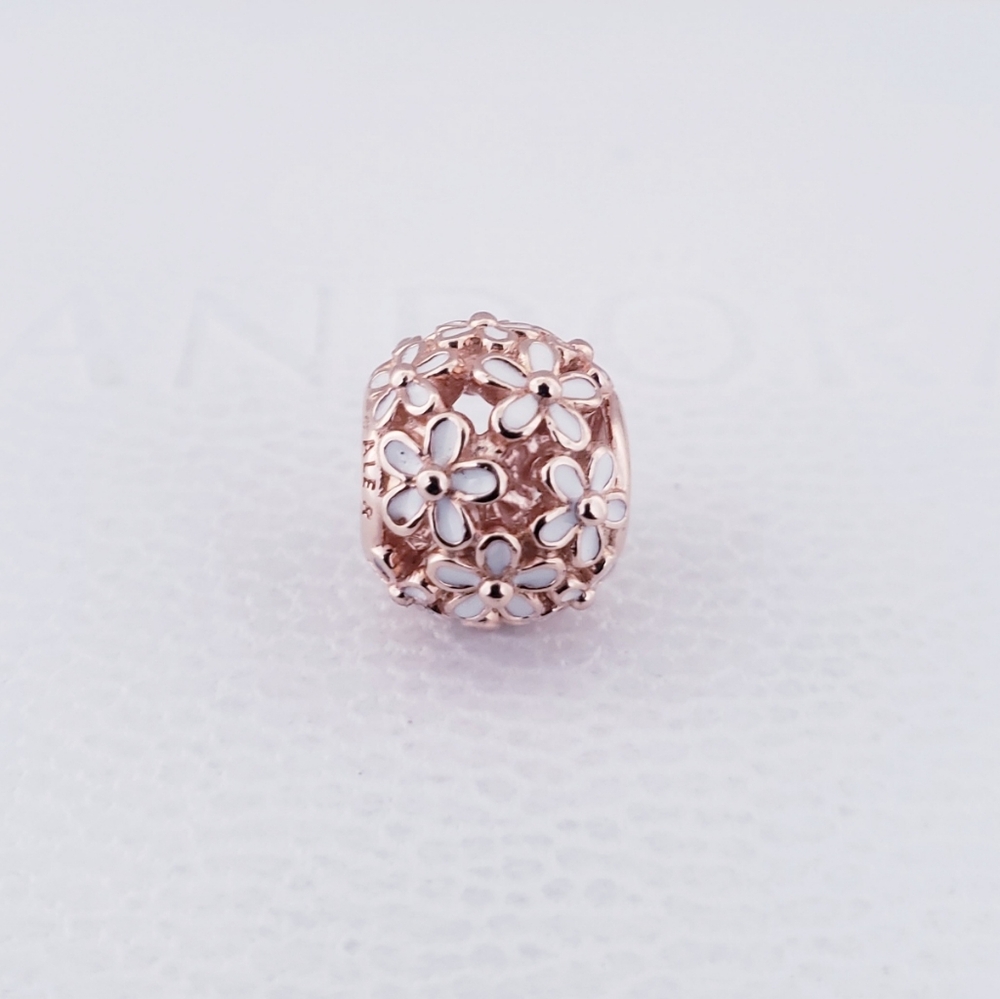 🌼Authentic Pandora ⭐️RETIRED⭐️ ROSE DAISY CHARM